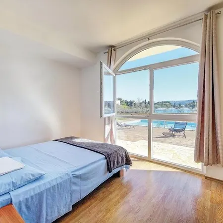 Family-friendly With Swimming Pool Plano, - 24056 Apartment *