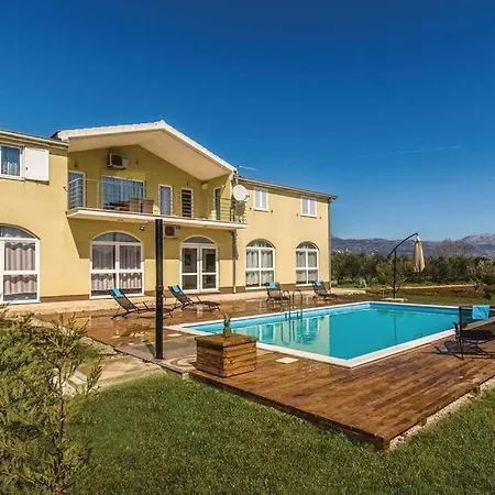 Family-friendly With Swimming Pool Plano, - 24056 *