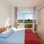 Διαμέρισμα Family-friendly With Swimming Pool Plano, - 24056 *
