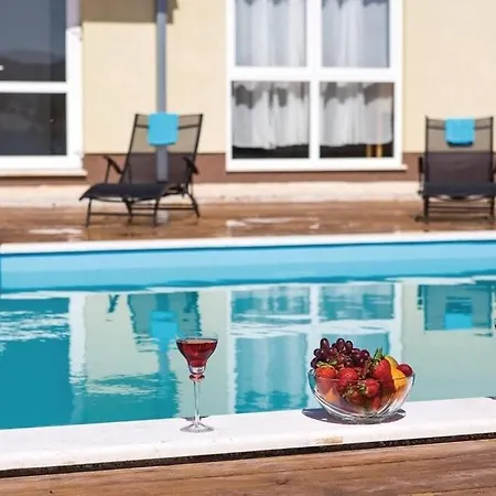 Family-friendly With Swimming Pool Plano, - 24056 Apartamento
