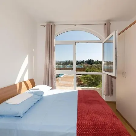 Apartman Family-friendly With Swimming Pool Plano, - 24056 *