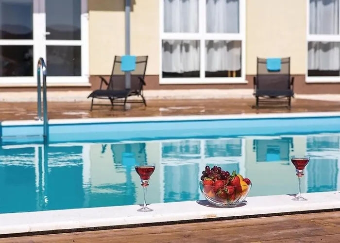 Family-friendly With Swimming Pool Plano, - 24056 Lägenhet