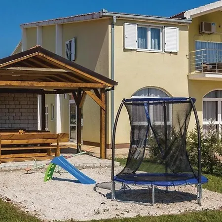 Apartament Family-friendly With Swimming Pool Plano, - 24056 *